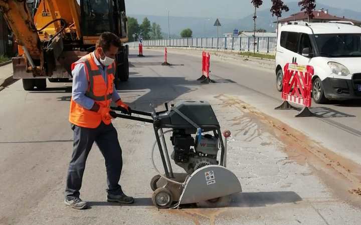 Gölcük Asar Deresi kavşak yollarına onarım