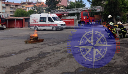 Gönüllü itfaiyecilere yangın tatbikatı