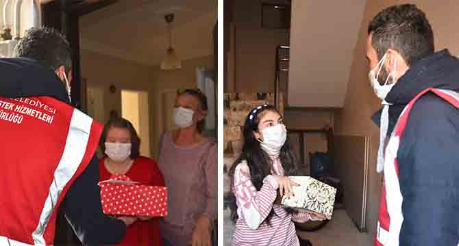 Hürriyet, özel çocuklarımızı pasta sürpriziyle gülümsetti