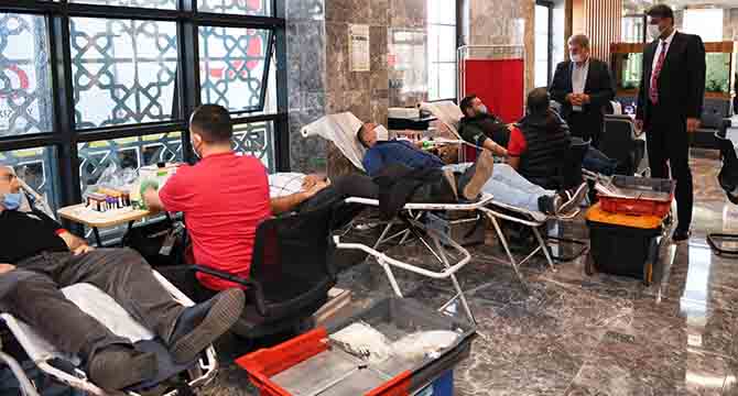 İZMİR’E KAN KARDEŞLİĞİ