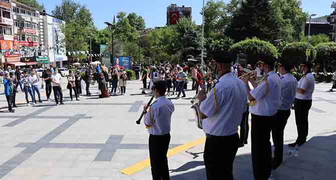 İzmit Belediye Bandosu kulakların pasını sildi
