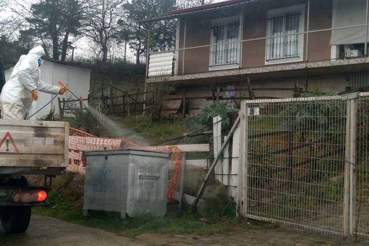 İzmit Belediyesinden köylerde Covid-19 temizliği