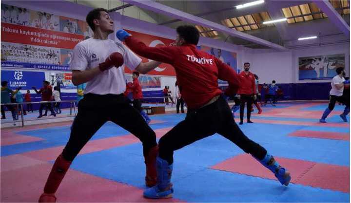 Kağıtsporlu karateciler Avrupa arenasında