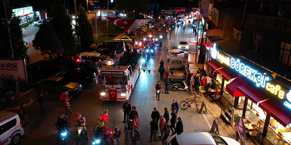 KARTEPE’DE CUMHURİYET KONVOYU