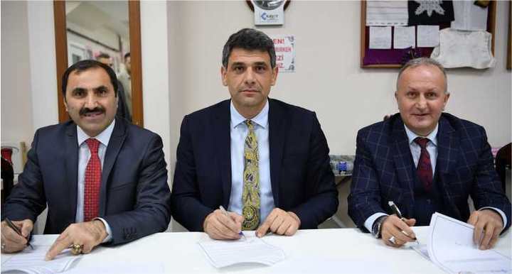 KARTEPELİ KADINLAR ÜRETİRKEN KAZANACAK