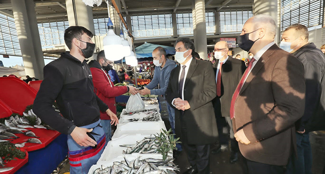 Kaymakam Güler ve Başkan Büyükgöz’den Pazar denetimi