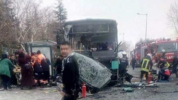 KAYSERİ'DE ASKERLERİ TAŞIYAN ARACA BOMBALI SALDIRI