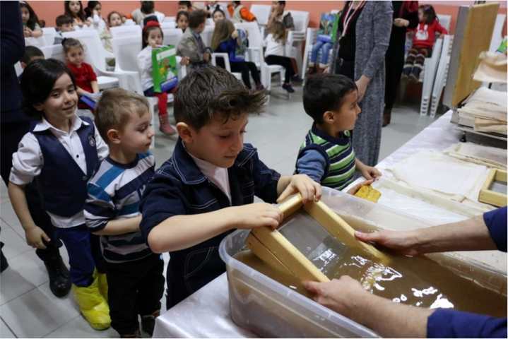 Kâğıdın büyülü dünyası köy okullarında