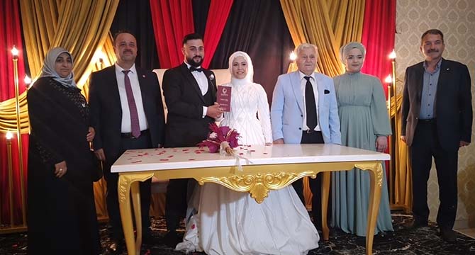 Kâmil Tokgöz oğlunu evlendirdi