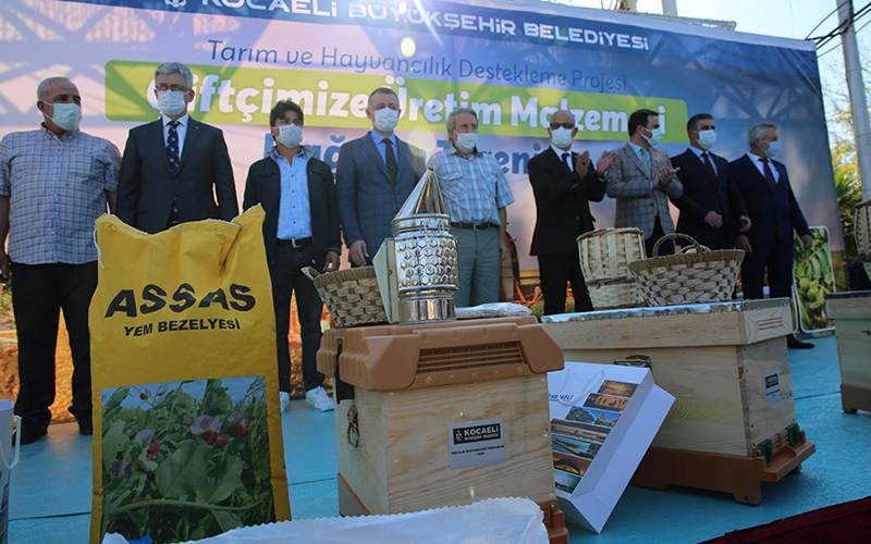 Kocaeli arıcısına binlerce arı kovanı