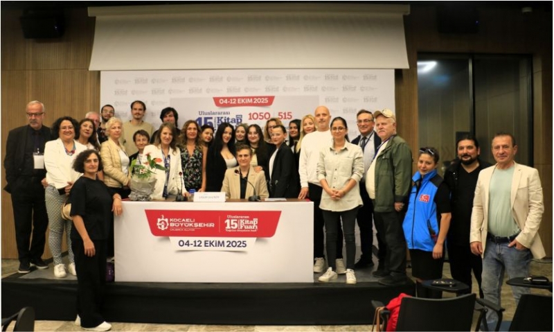 Kocaeli Kitap Fuarı'nda yazarlar geçidi devam ediyor;