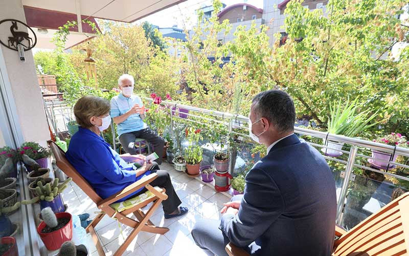 Kocaelili yaşlılar “Şifalı Balkonlar” ile nefes alacak