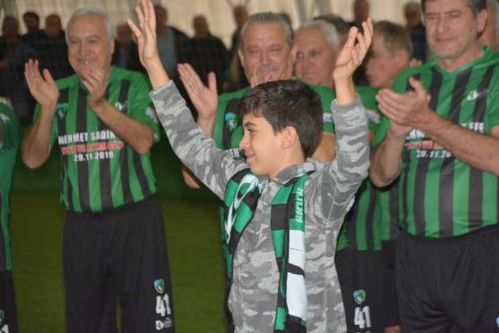 KOCAELİSPOR’UN EFSANELERİ EFE İÇİN TER DÖKTÜ