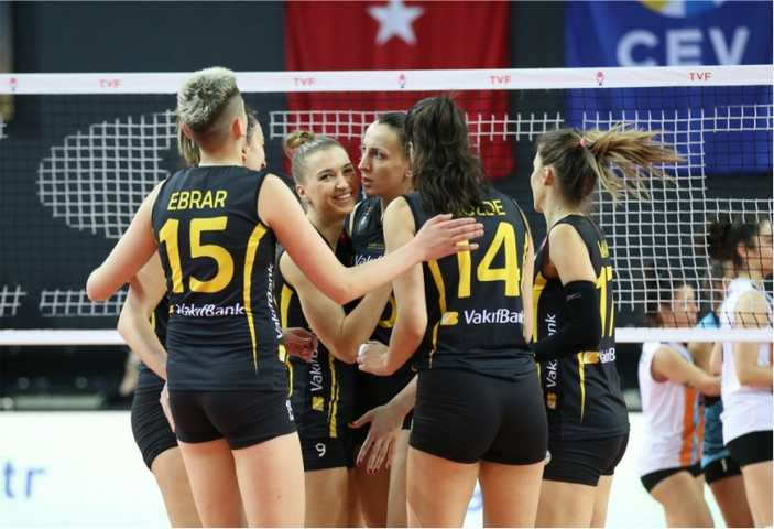 Lider VakıfBank kayıpsız devam ediyor