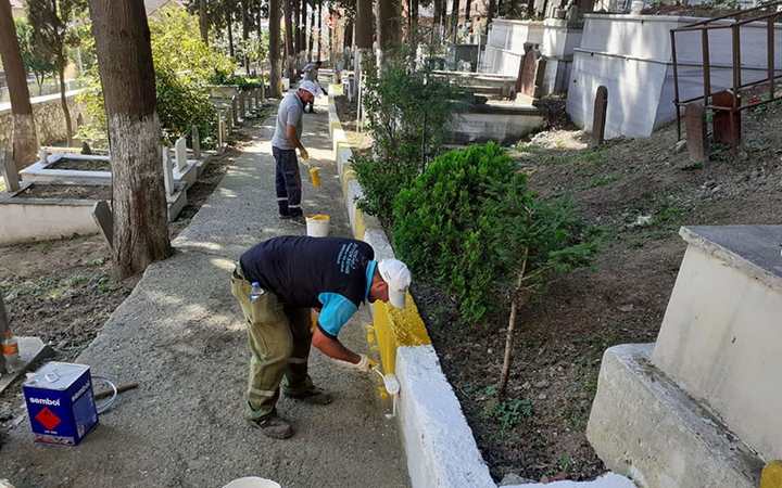 Mezarlıklarda Kurban Bayramı temizliği