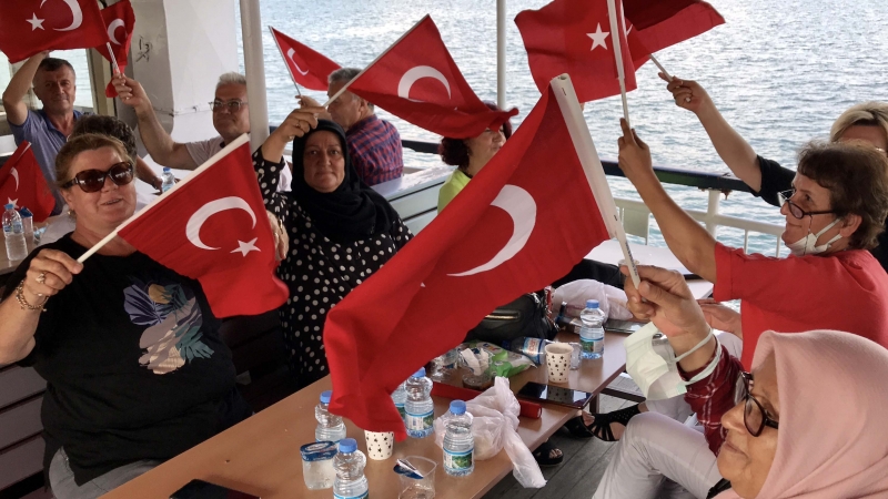  Muhtarlar zafer coşkusunu  Büyükşehir’in körfez turunda yaşadı