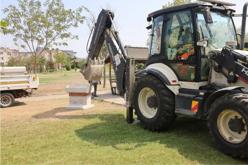 Park ve Bahçeler ekiplerinden çevre düzenleme çalışmaları