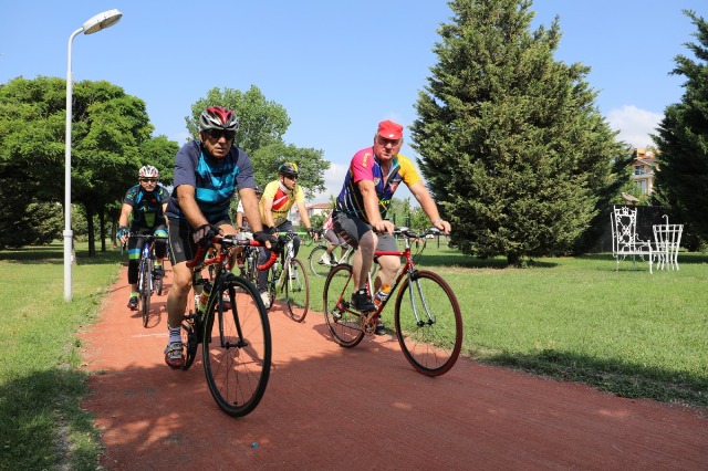 Pedallar sağlıklı yaşam için çevrildi