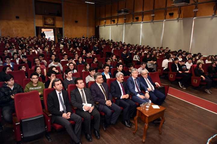 Rektörümüz, Lise Öğrencileriyle Bir Araya Geldi