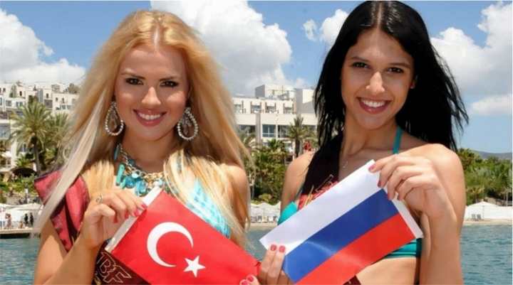 Ruslar geliyor.