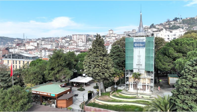 Saat Kulesi'nde dur durak yok