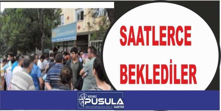 Saatlerce Sıra Beklediler