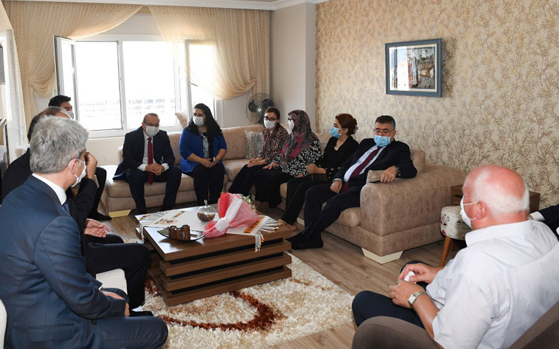 ŞEHİT AİLELERİNİ UNUTMADILAR
