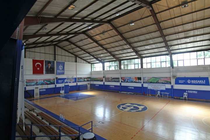 Seka 50. Yıl Spor Salonu yenilenecek