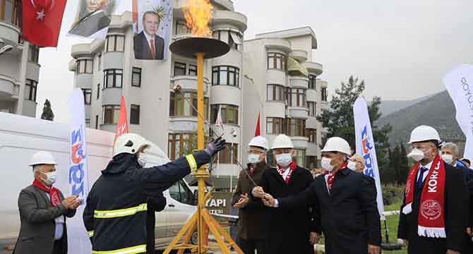 Şirinyalı ve Kalburcu doğalgaza kavuştu