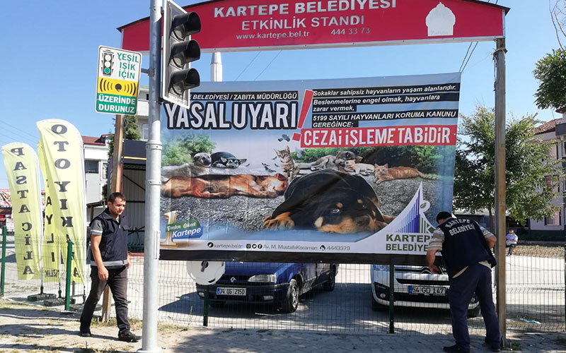SOKAK HAYVANLARINI UNUTMADI