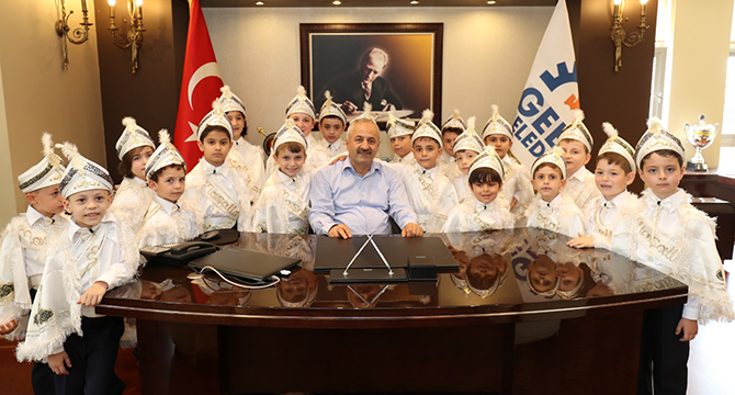 Sünnet Çocukları Gönüllerince Eğlendi