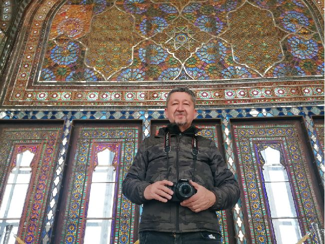 Tarihçi Rıdvan Şükür, Tahran’da Gülistan Sarayında  