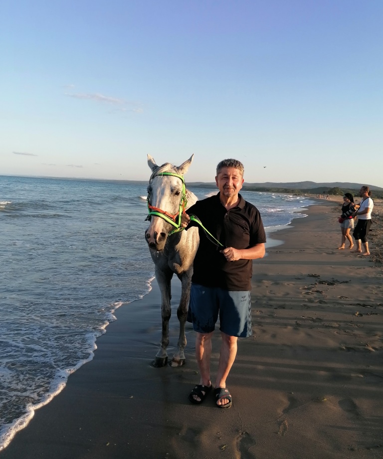Tarihçi Rıdvan şükür, Kırklareli İğneada’ya tatile gitti