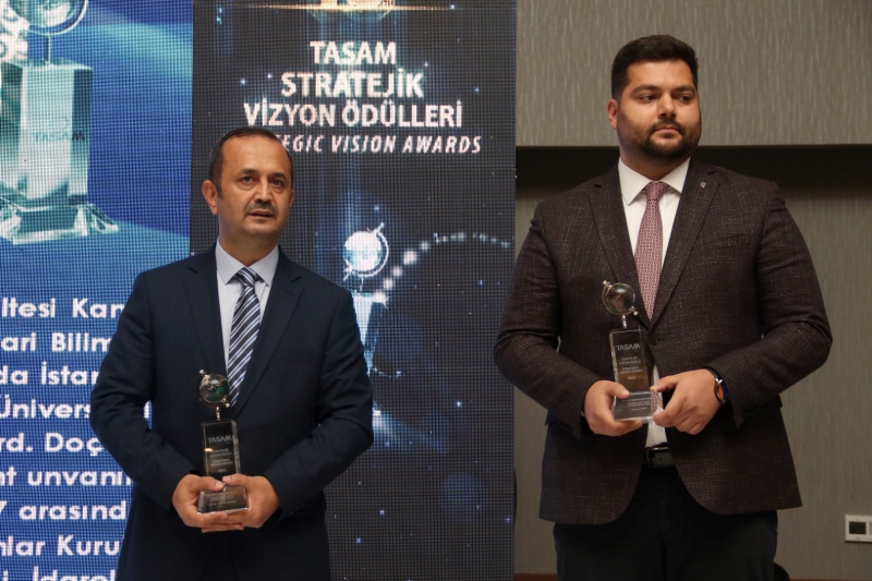 TASAM’dan Başkan Büyükakın’a Stratejik Vizyon Sahibi Siyasetçi Ödülü