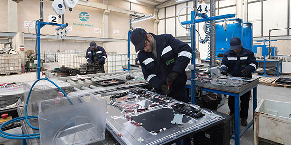 TÜBİSAD'DAN DARÜŞŞAFAKALI ÖĞRENCİLERE DESTEK