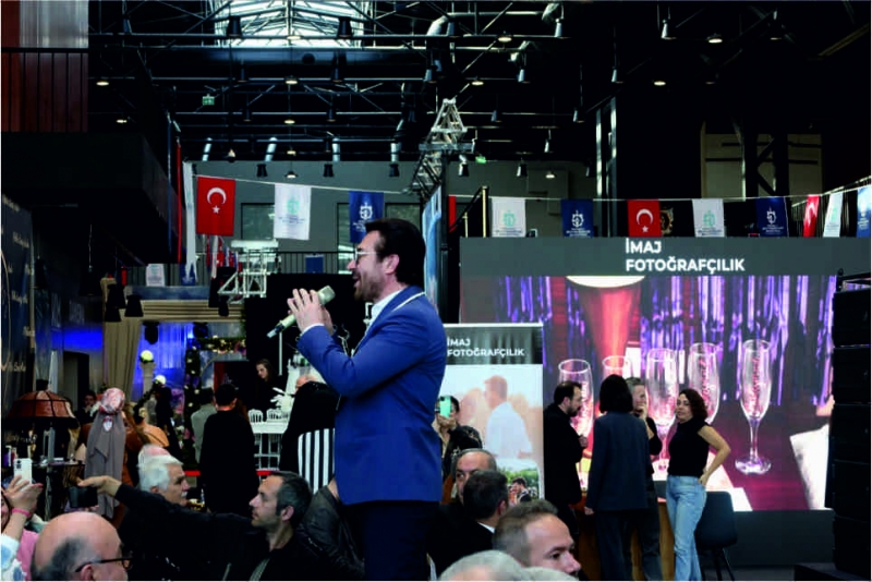 UĞUR ARSLAN’DAN MİNİ KONSER