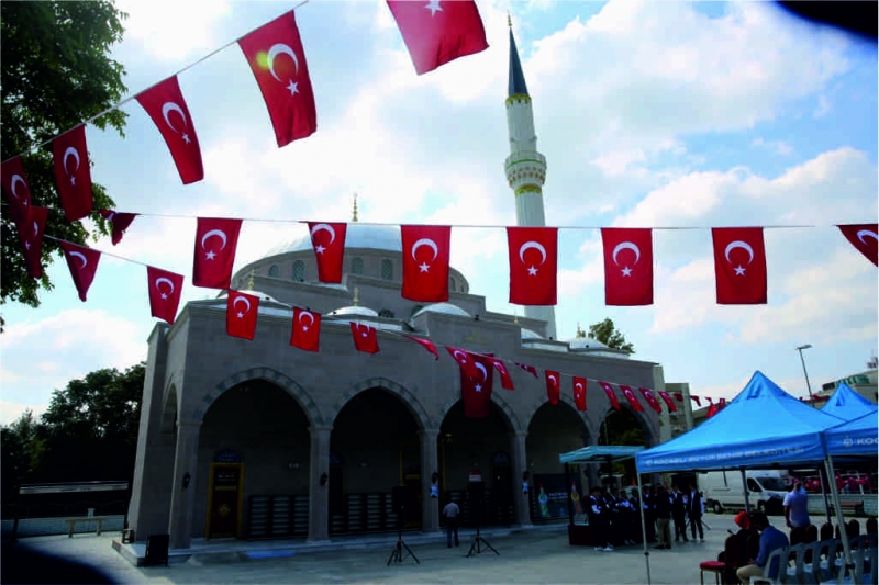 Ümmet Camii dualarla açıldı   