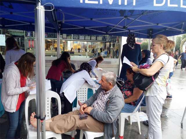 ÜNİVERSİTE ÖĞRENCİLERİNDEN ANLAMLI ETKİNLİK