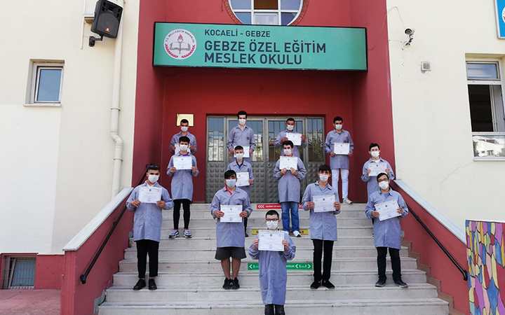 ÜRETİM LOKOMOTİFLERİ SERTİFİKALARINI ALDILAR