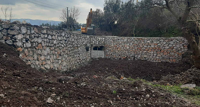 Üst ve altyapı çalışmaları sürüyor