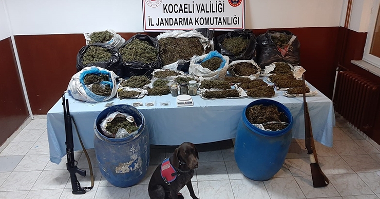 UYUŞTURUCUYLA MÜCADELE SÜRÜYOR