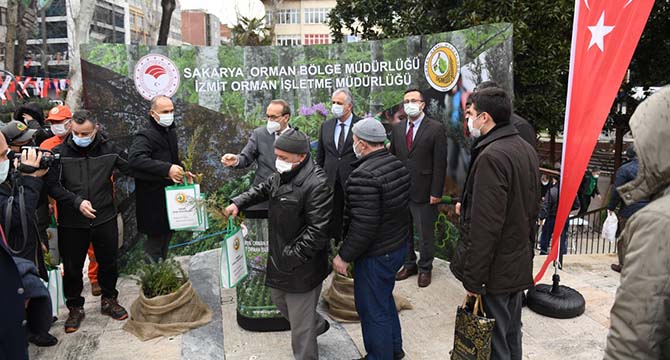 Vali Yavuz, Fidan Dağıtarak Geleceğe Nefes Oldu