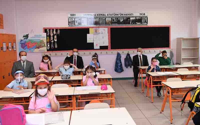 Vali Yavuz’dan Dereli Okullarına Ziyaret