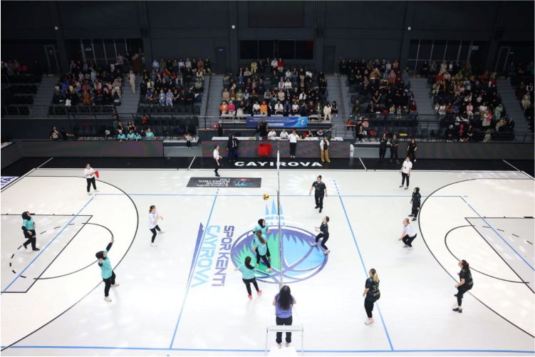 voleybol maçında hünerlerini konuşturdu