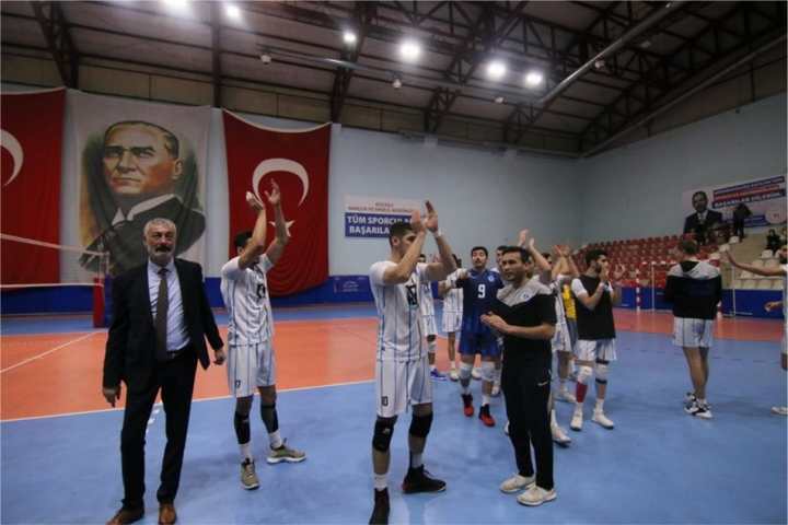 Voleybolda liderliği geri aldık