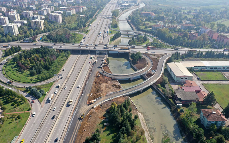 Yahya Kaptan Yoncalı Kavşağı yeşillendiriliyor