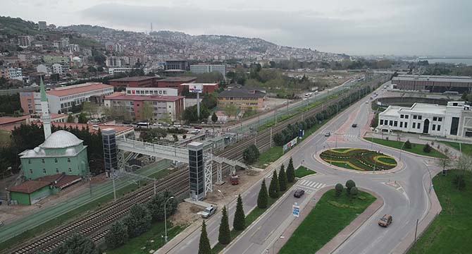 Zemini yeşil siyah olacak