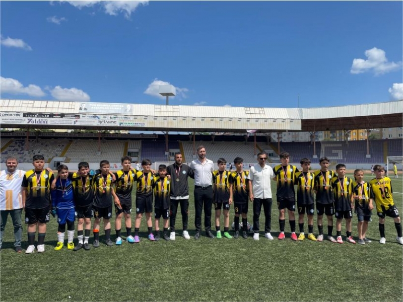 BİR KULÜBTEN DAHA FAZLASIYIZ