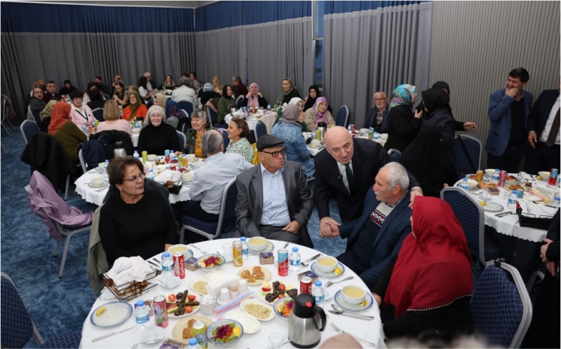 Bıyık, Darıca’nın çınarlarıyla oruç açtı