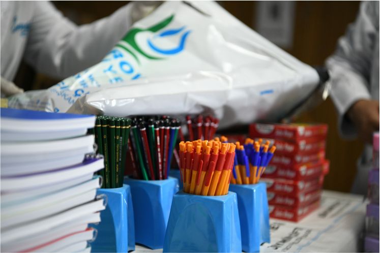 Çayırova’da ihtiyaç sahibi öğrencilere kırtasiye desteği